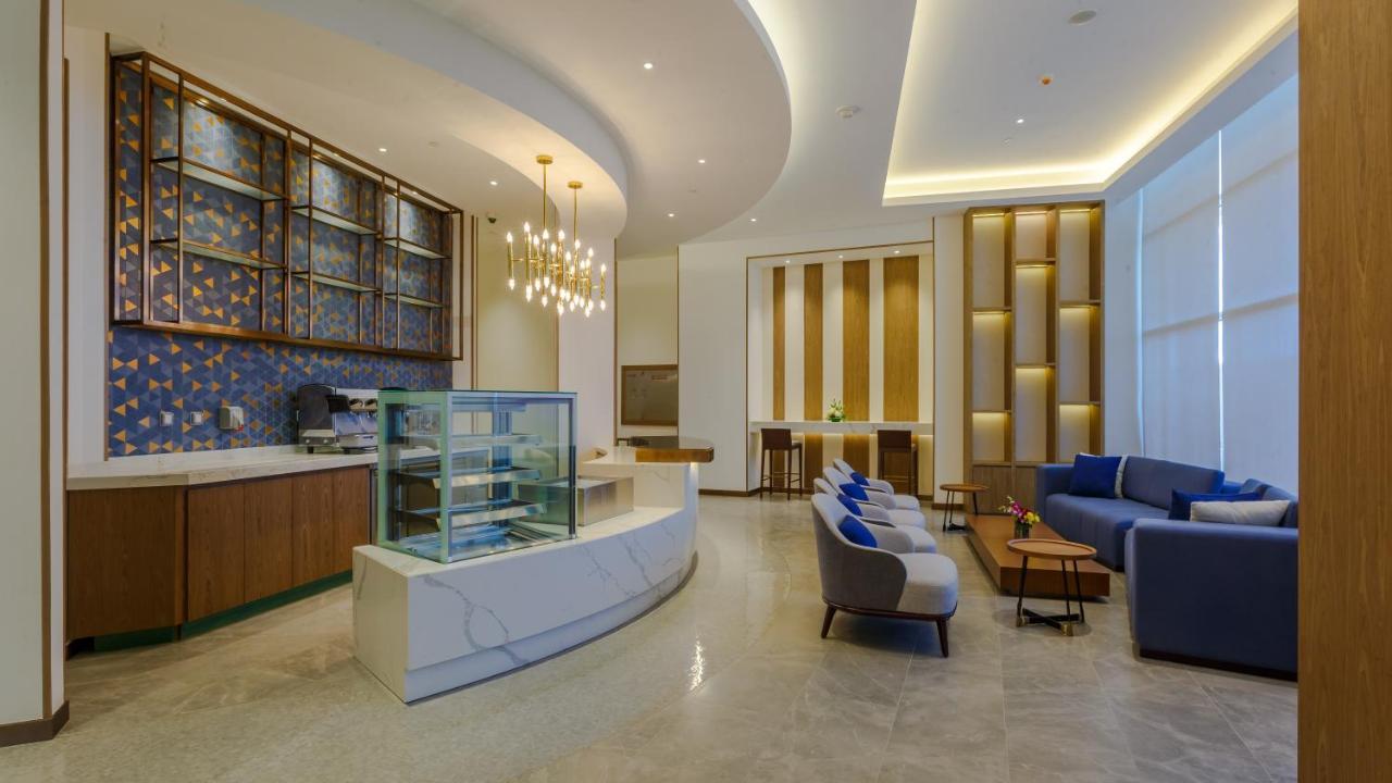 كلاريون مطار 4*
